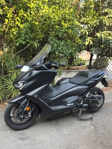 YAMAHA TMAX 560