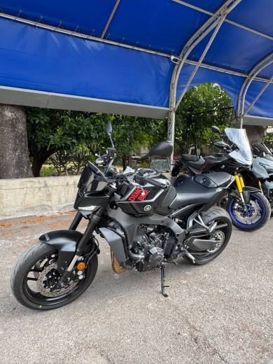 YAMAHA MT-09