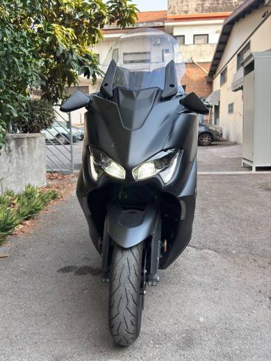 YAMAHA TMAX 560