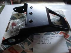 APRILIA AREA 51 KIT SUPPORTO PIASTRA BAULETTO AP8792037