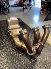 YAMAHA SCARICO COMPLETO DI SERIE MT-09 2024