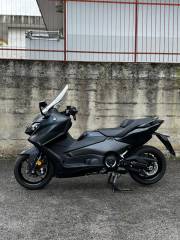 YAMAHA TMAX 560 SWORD GREY